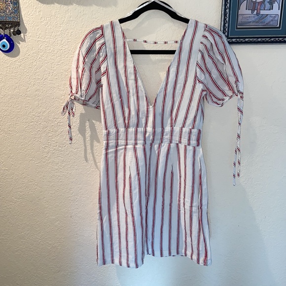 Forever 21 Size S Cotton and Linen V-Neck Backless Dress - Picture 2 of 8